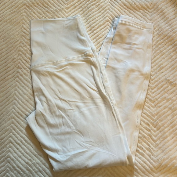 Women’s white align Lululemon leggings 25 inch - Picture 3 of 4